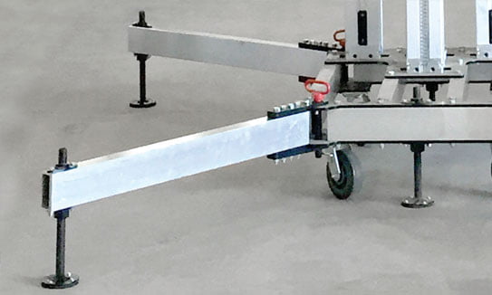 PowerMast Swiveling Outriggers PowerMast outriggers are adjustable.